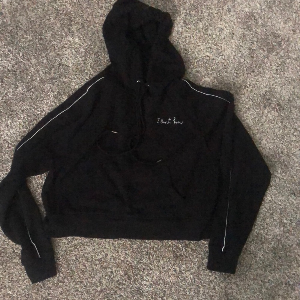 cropped sweatshirt